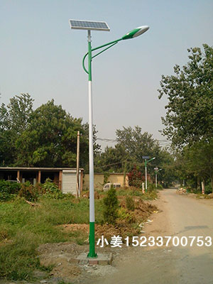 吕梁抱箍太阳能路灯安装配置厂家直接出售