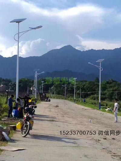 北京抱箍太阳能路灯哪个厂家有卖多少钱一套